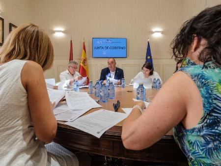 Imagen La Diputación de Segovia, a través del ‘Plan Radica’, destina 150.000 euros para el desarrollo de áreas industriales en los municipios...