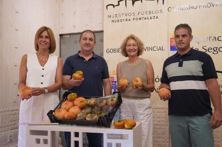 Imagen César Lumbreras recibirá el tomate de honor en la cuarta parada de la Caravana de Alimentos de Segovia en la VI Feria del Tomate de...